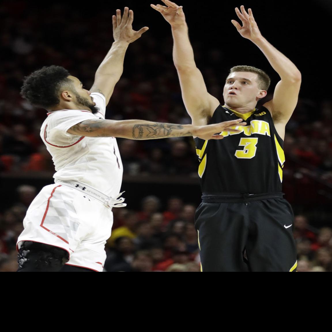 Badgers Men S Basketball Iowa S Jordan Bohannon May Be Better