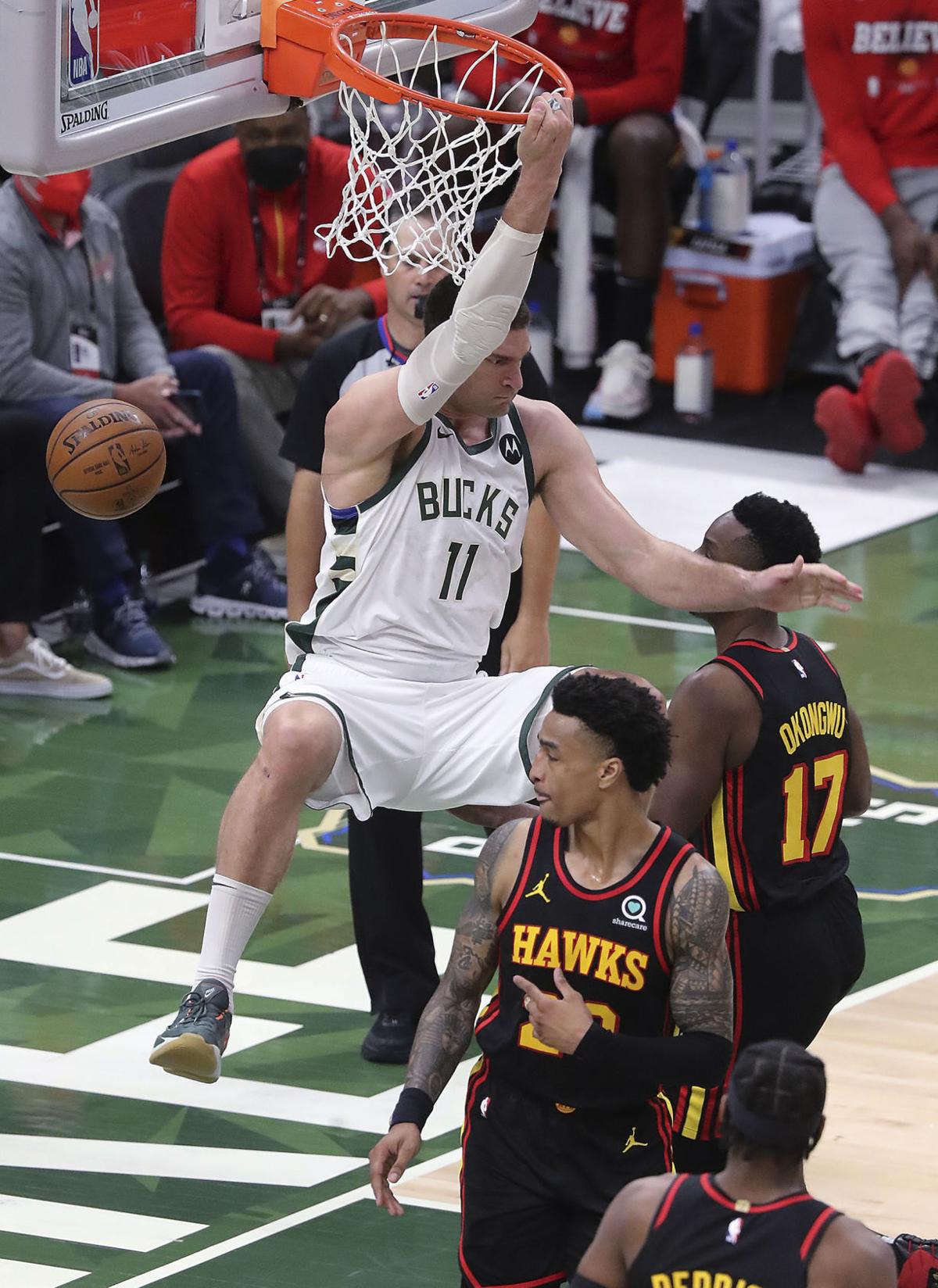 4 Starters Score 22 Or More Points As Giannis Less Bucks Beat Hawks For 3 2 Series Lead Basketball Madison Com
