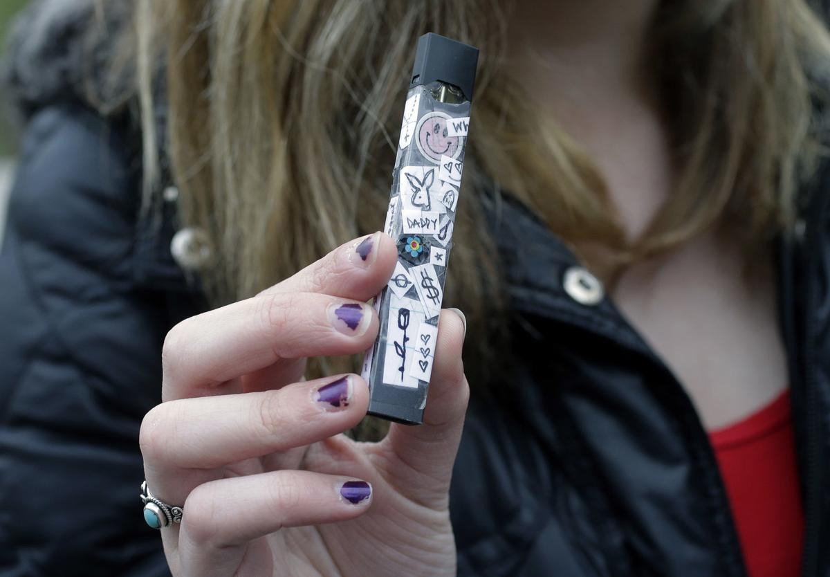 Vaping device that looks like USB drive popular with teens