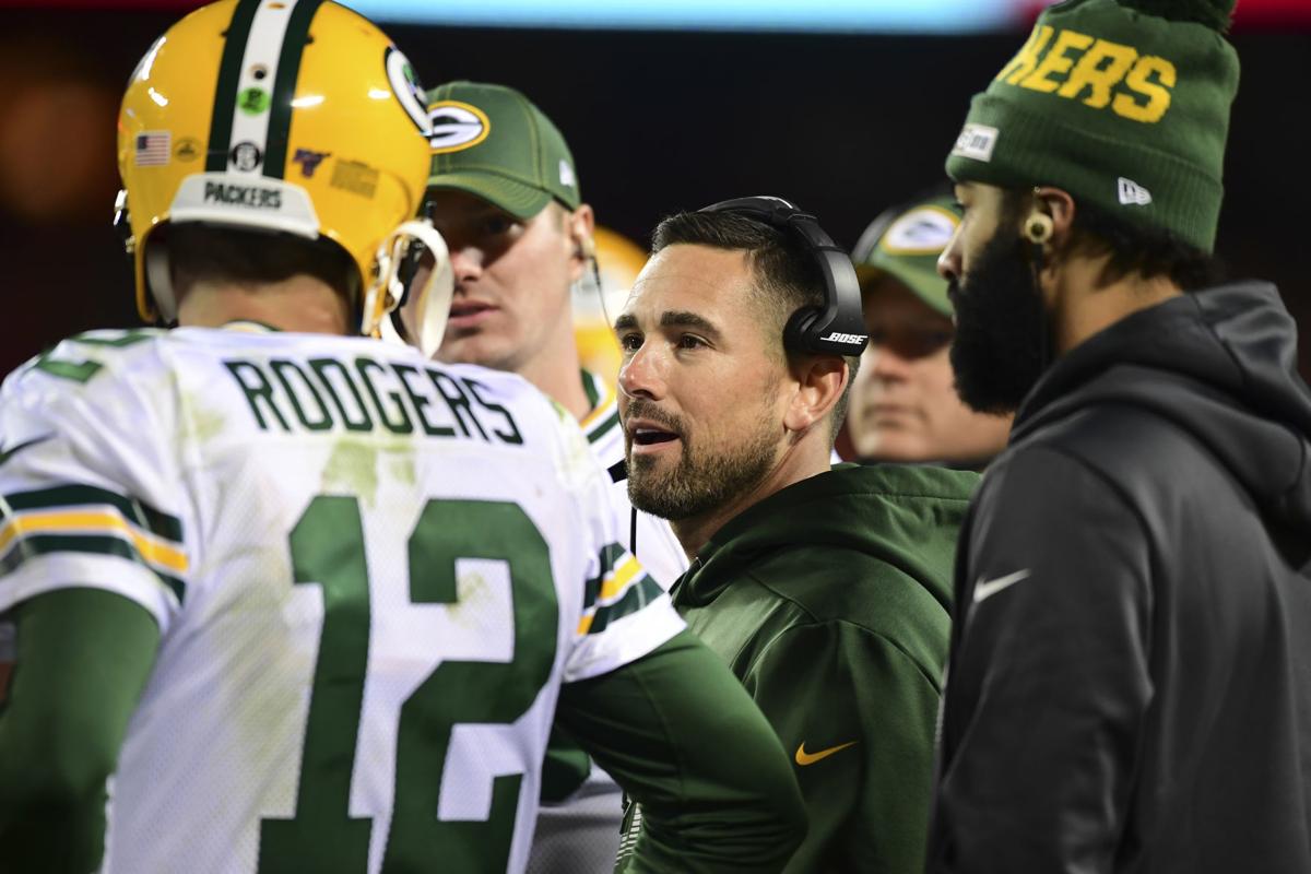 49ers' Garoppolo lacks proper support system against Packers, Rodgers