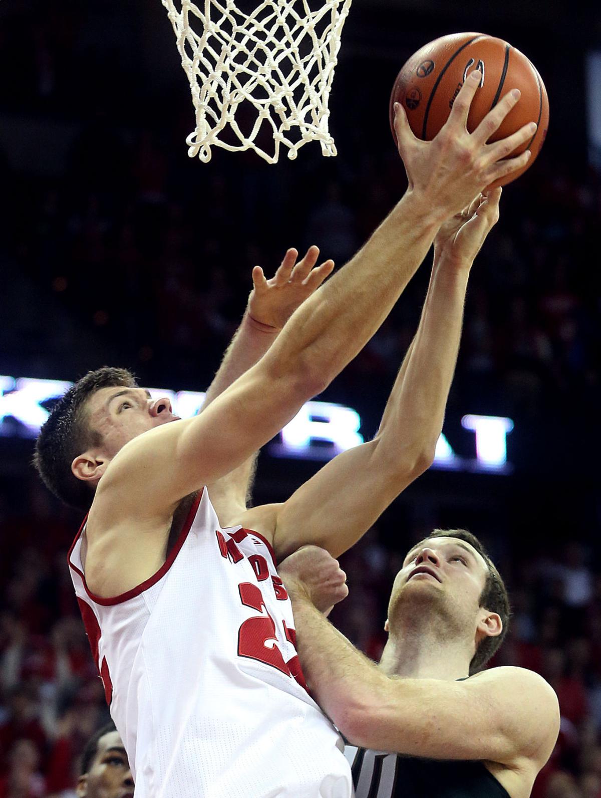 Badgers Men S Basketball Ethan Happ S Late Score Provides Win