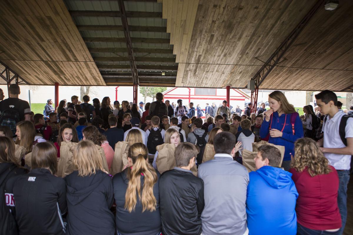 JESUSLUNCH-APRIL-03-04192016142930