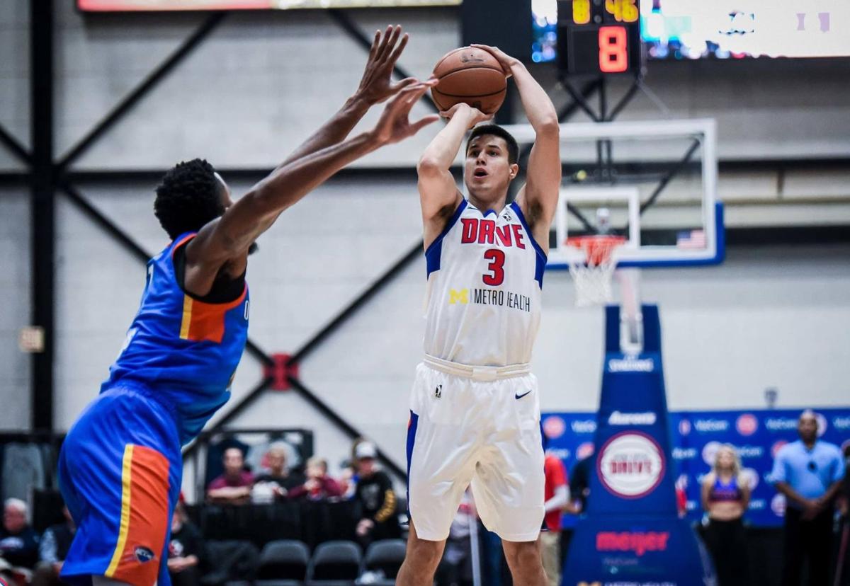 Bronson Koenig shoots 2017