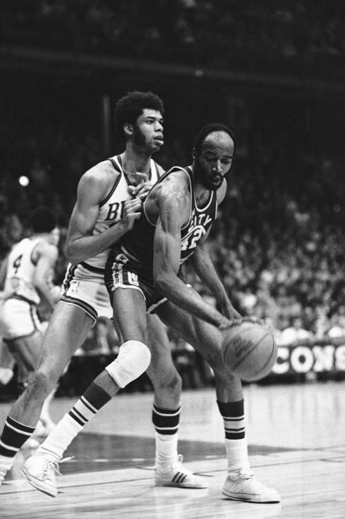 Why Lew Alcindor And The Milwaukee Bucks Started The 1971 Nba Playoffs In Madison Basketball Madison Com