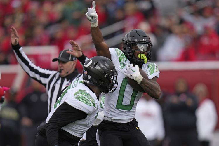 How are Oregon's transfer receivers adjusting to new setting?