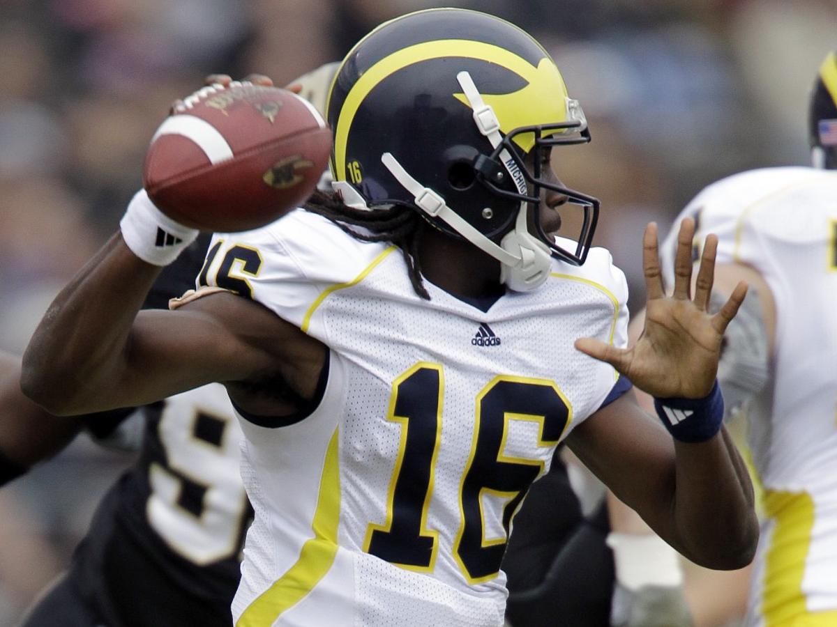 Uw Football Michigan Qbs Robinson Forcier Each Capable Of Hurting Badgers College Football Madison Com