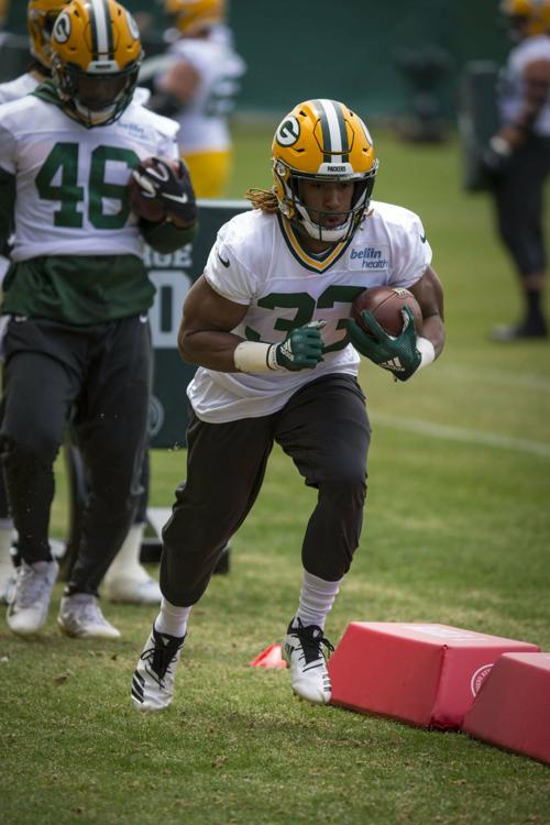 Aaron Jones photo
