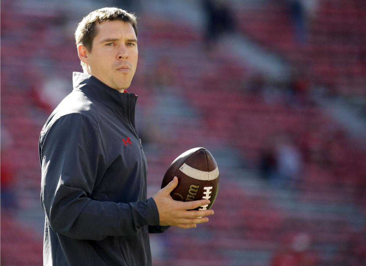 Here's what we know about Jim Leonhard's salary as Wisconsin interim football  coach