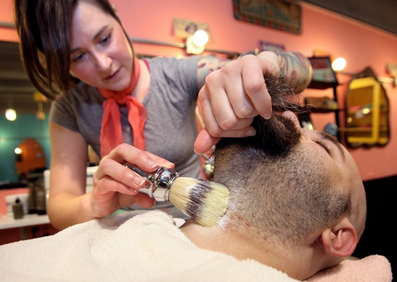 straight razor cuts near me