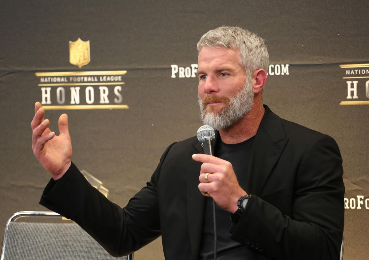 Brett Favre to Repay $1.1 Million for Speeches He Didn't Make, Auditor Says  - The New York Times