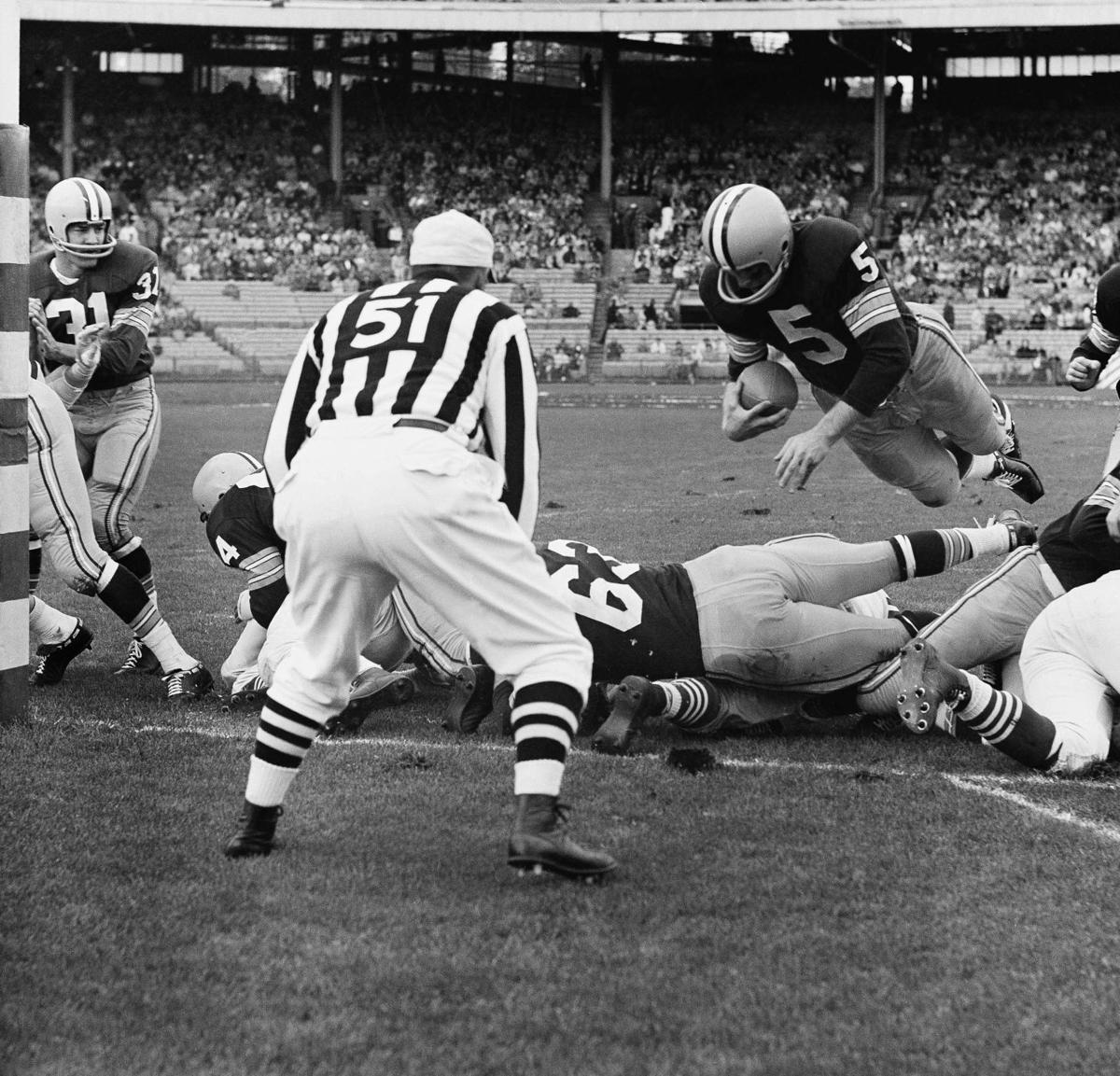 Today in Pro Football History: 1963: Bears Dominate Packers in Key Western  Conference Showdown