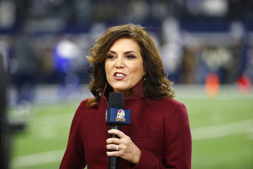 Michele Tafoya masters difficult job of sideline reporter