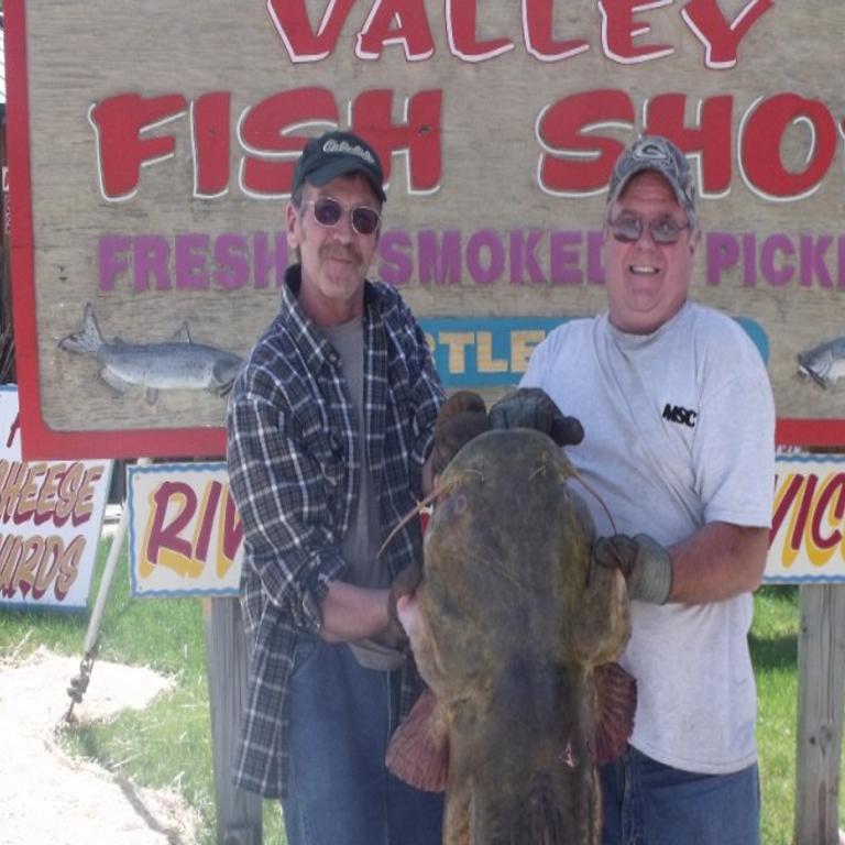 John Nolan Wauzeka Man Gets His Fill Of Giant Catfish Outdoors Madison Com