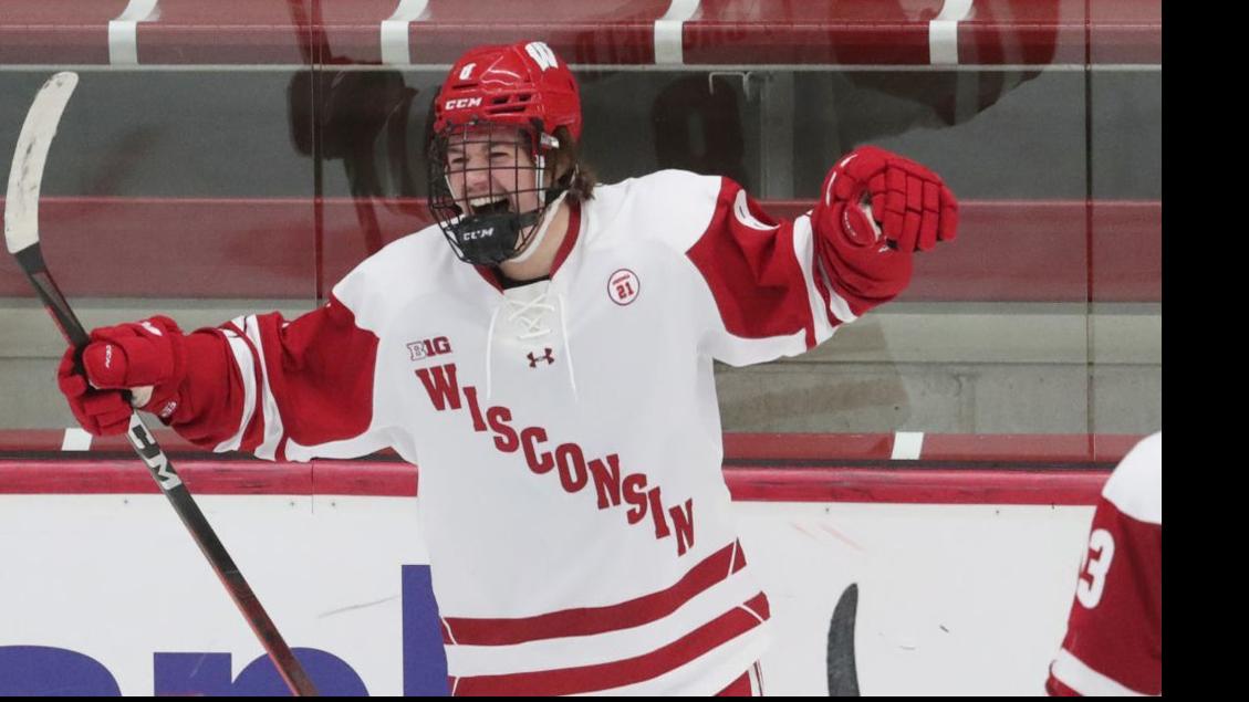 Badgers Cole Caufield Stars In Big Ten S Weekly Men S Hockey Awards Wisconsin Badgers Hockey Madison Com