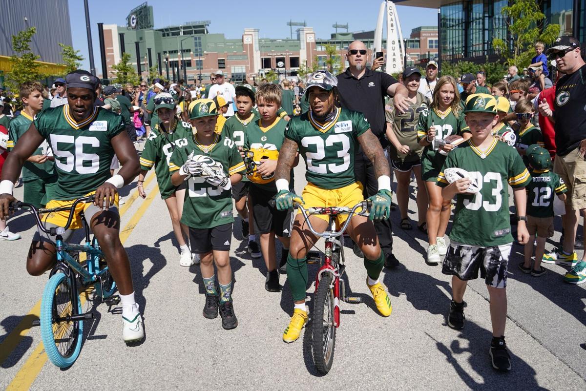 Packers Shareholder Cody Chrest Battling for Roster Spot at Receiver -  Sports Illustrated Green Bay Packers News, Analysis and More