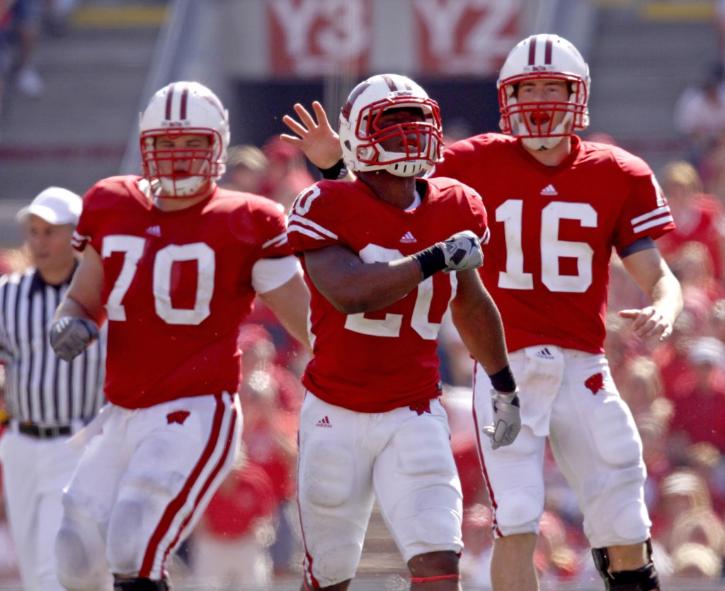 2011 SENIOR BOWL CARD WISCONSIN BADGERS JOHN MOFFITT