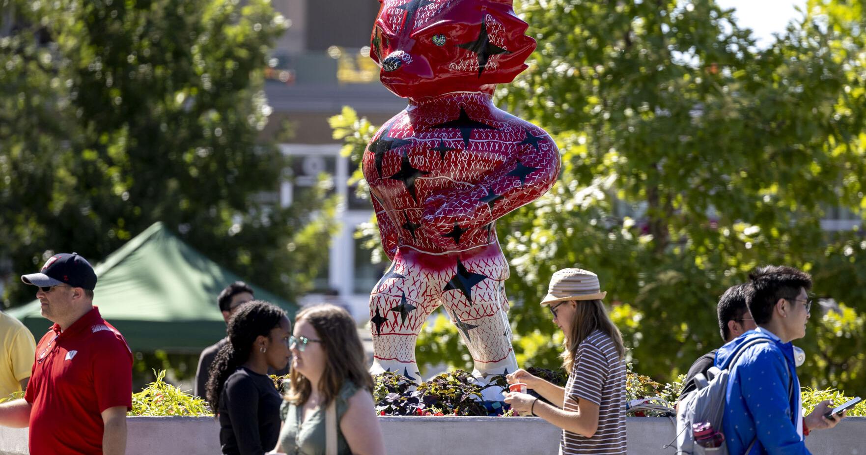 New Bucky Badger statue commemorates UW-Madison anniversary - Vimarsana News