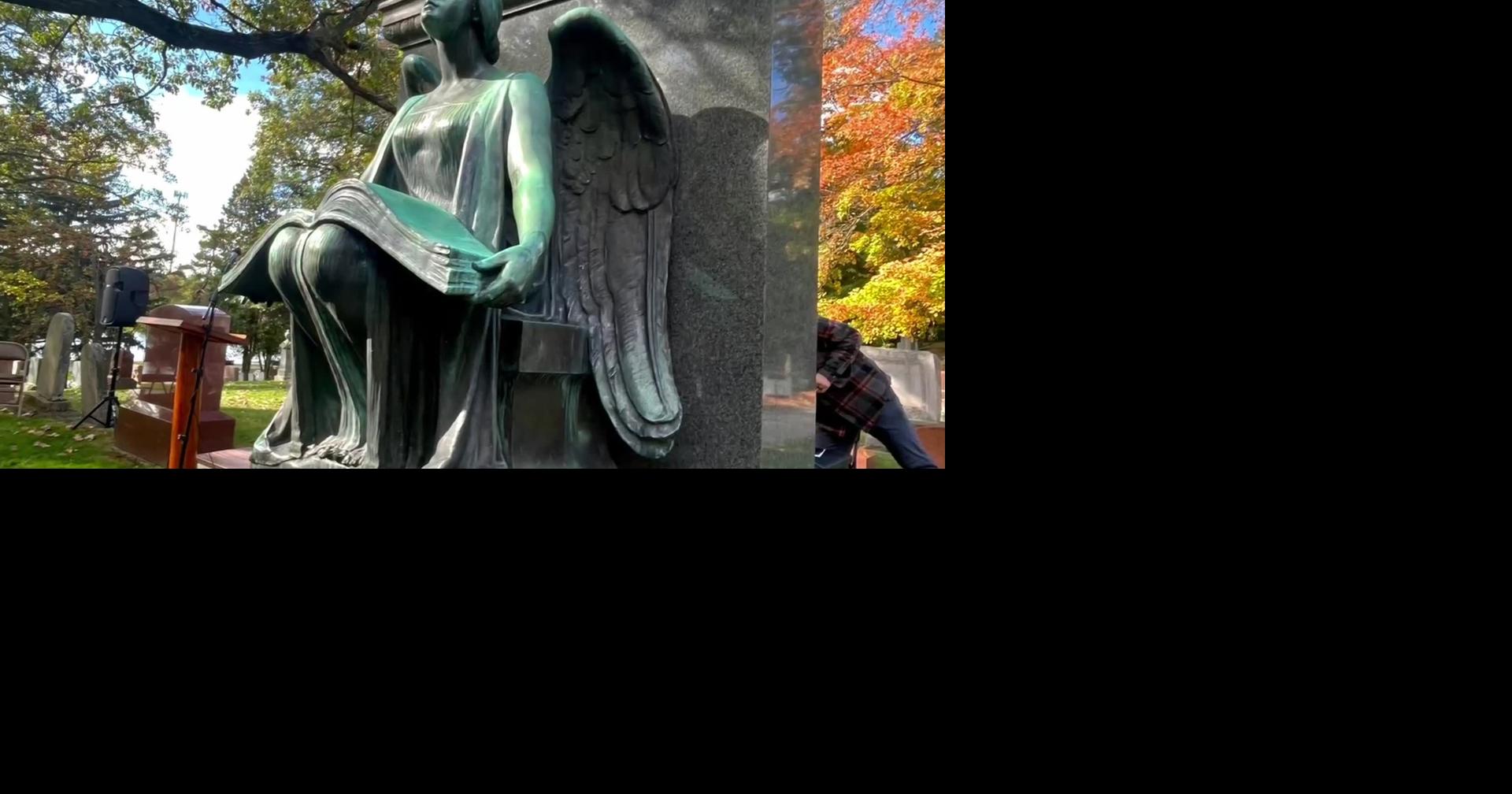 Waupun honors first statue