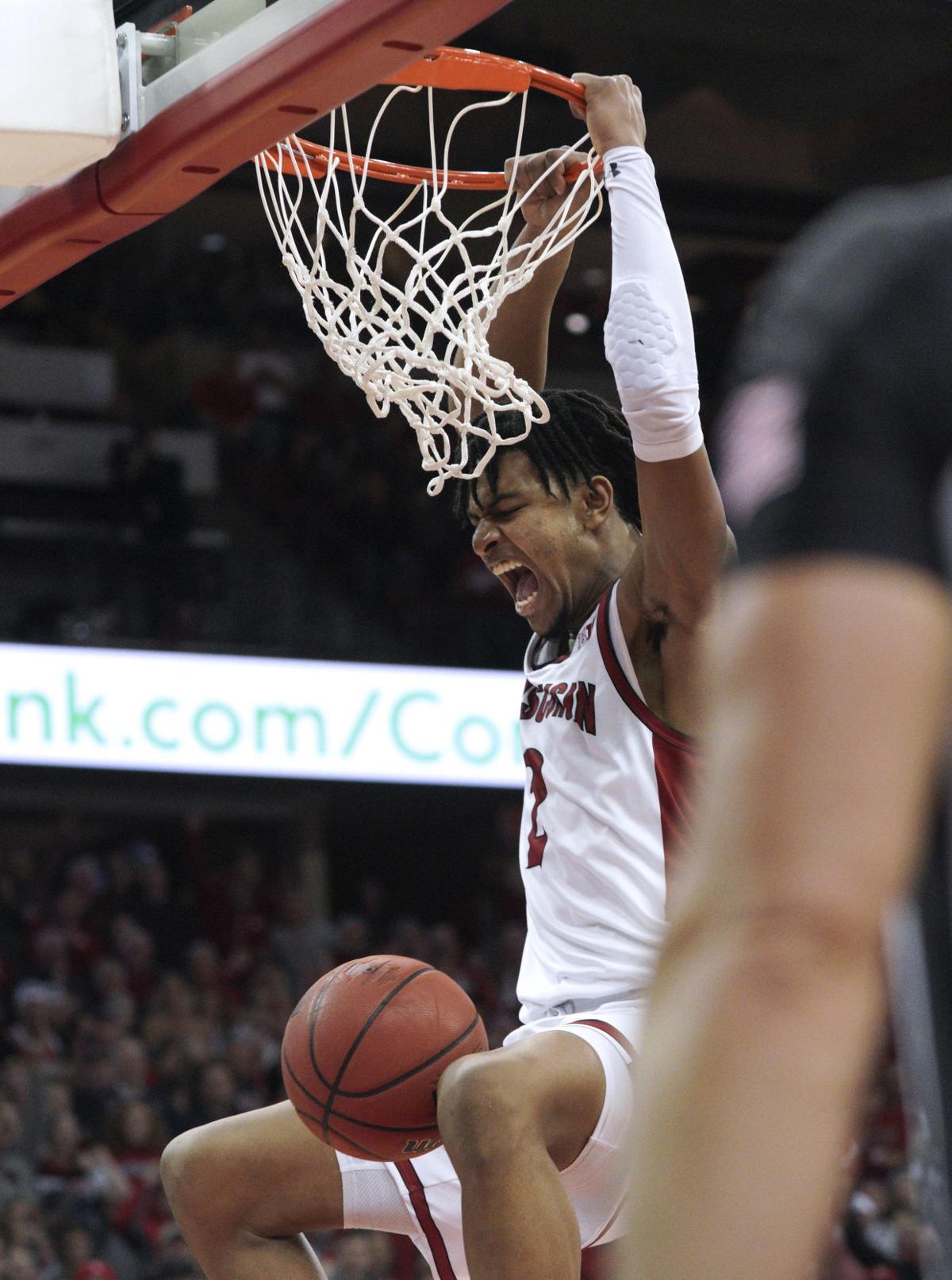 Battle To The Buzzer Wisconsin Badgers Withstand Late Push By