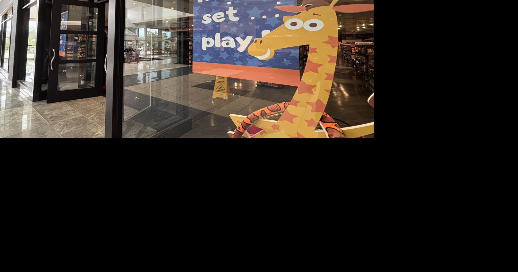 Toys R Us returns to West Towne