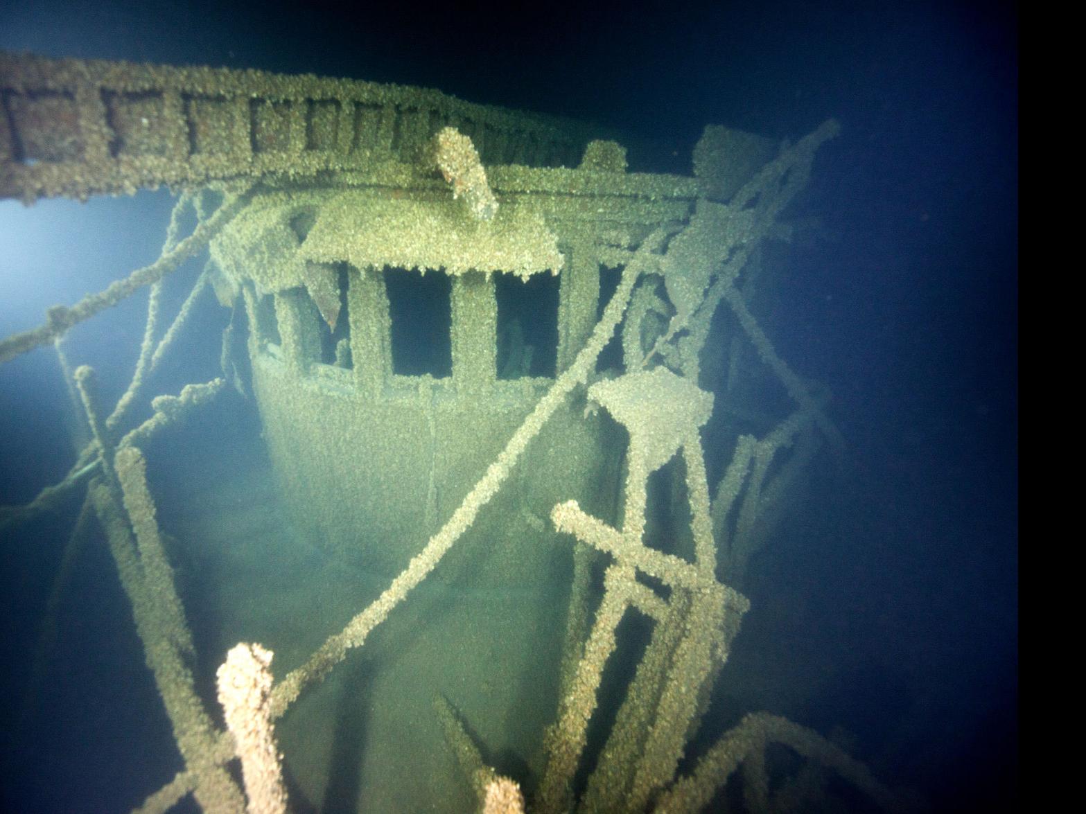 In Rare Feat Divers Descend 430 Feet To Reach Freighter That Sank In Lake Michigan In 1929 Local News Madison Com