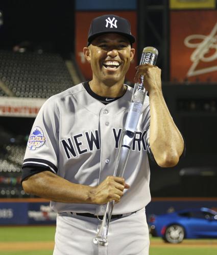 Mariano Rivera bids emotional farewell at Yankee Stadium