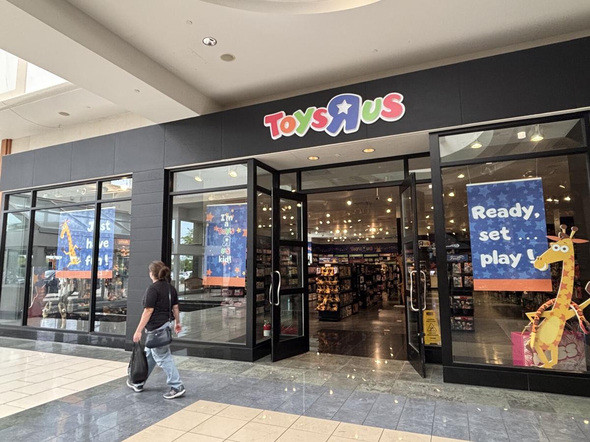 Adult Collector Boom Drives Toys 'R' Us 120-Store Expansion | O2O Retail Opportunity