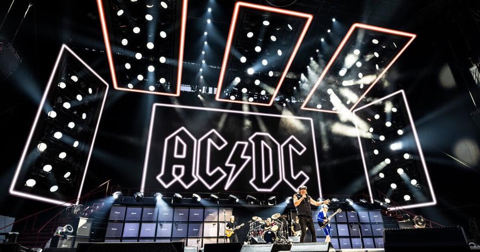 AC/DC charges up Camp Randall