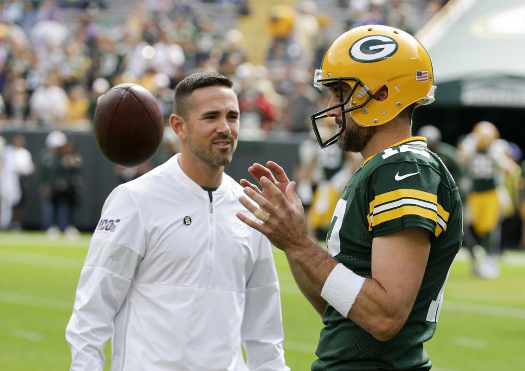Like Aaron Rodgers Aaron Jones Would Love To Be A Lifelong Packer But Will He Pro Football Madison Com