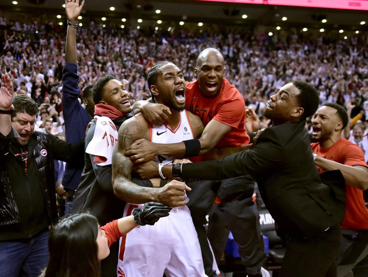 Kawhi Leonard Buzzer Beater - Kawhi Leonard Game 7 Buzzer Beater Normally Stoic Raptors Forward Went Absolutely Wild After Historic Game Winner Cbssports Com : Check out the best tissot buzzer beaters from the decade!subscribe to the nba: