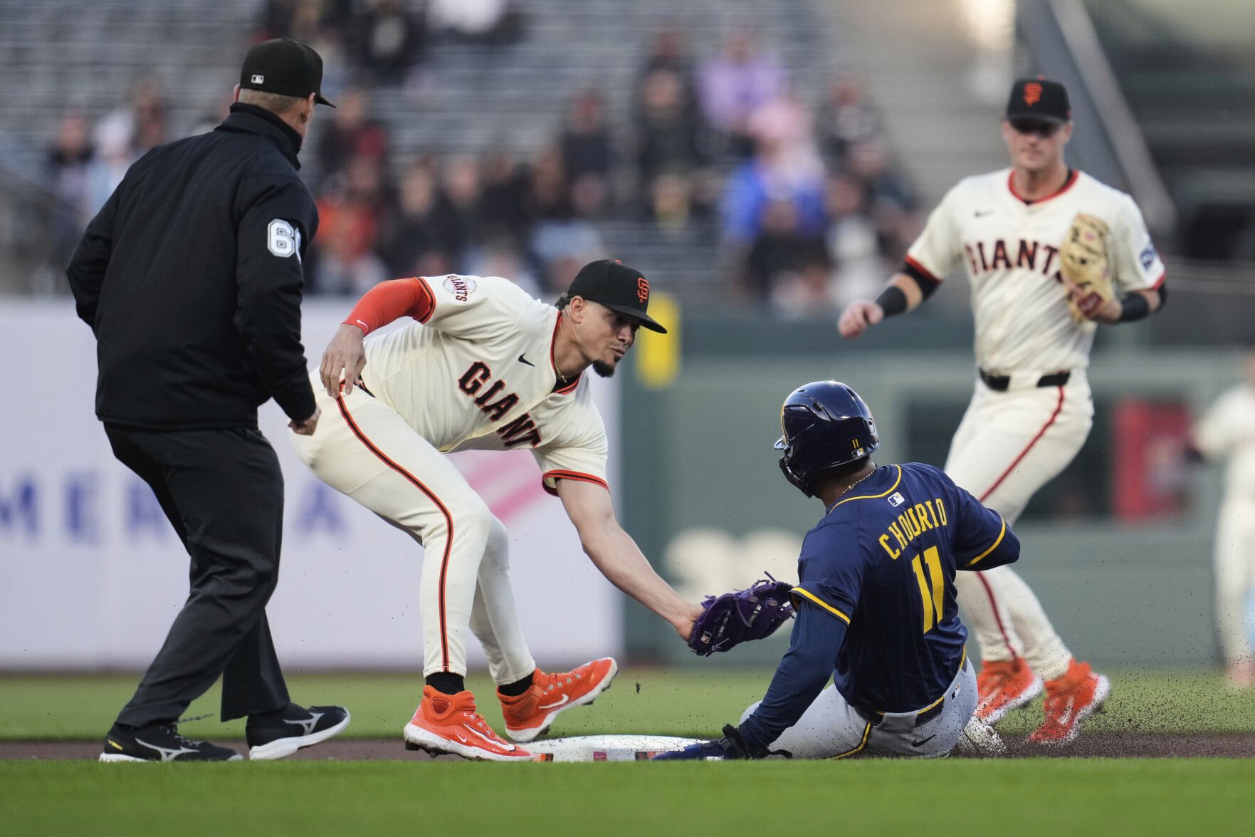 Milwaukee Brewers drop third straight in loss to Cardinals