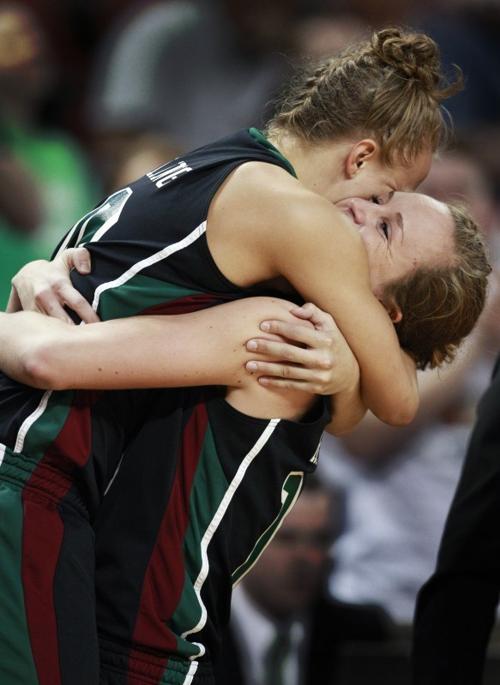 Ncaa Women S Basketball Uw Green Bay Earns First Ever Sweet 16