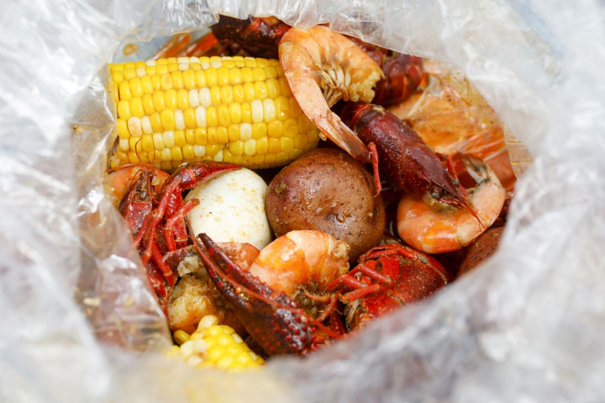 Crawfish and fried rice find delicious fusion at Ragin ...