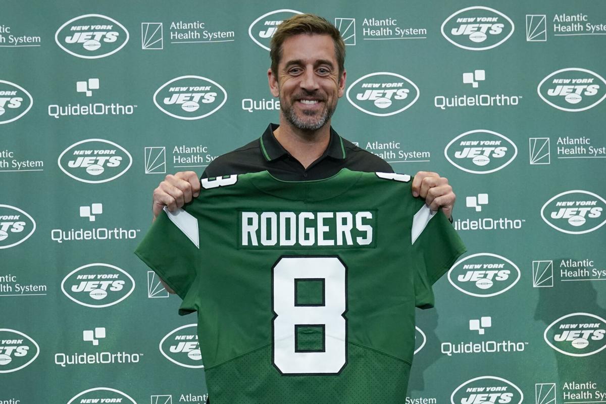 Aaron Rodgers makes bold claims during introductory news conference