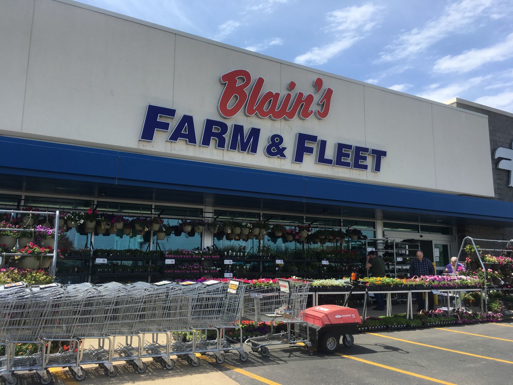 Farm Fleet adds veterinary care to some of its stores