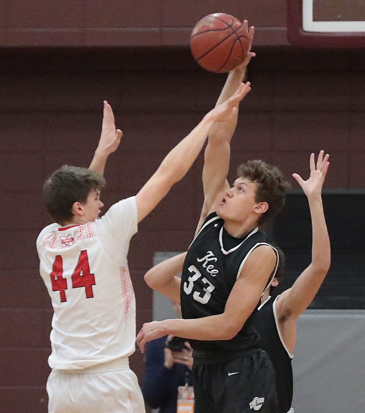 Prep Boys Basketball Monroe Rallies Past Waunakee In Badger Challenge First Place Game Boys Basketball Madison Com