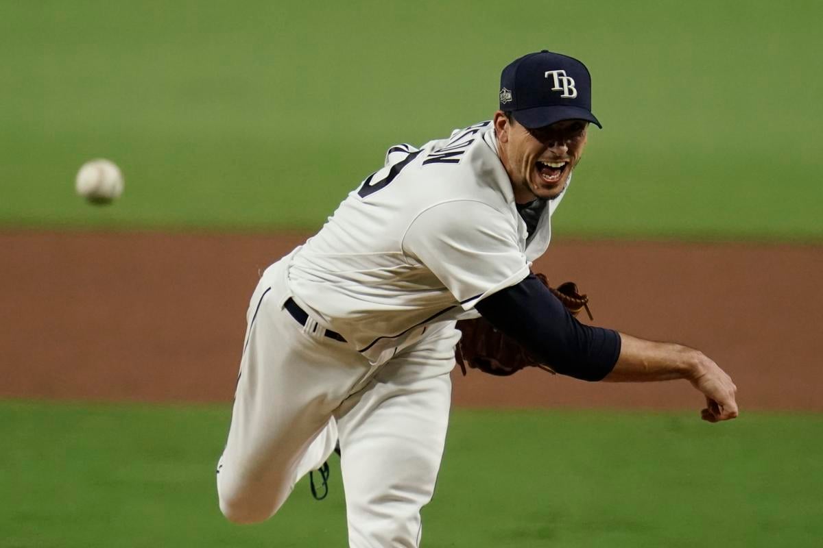 Charlie Morton pitches, AP ohoto