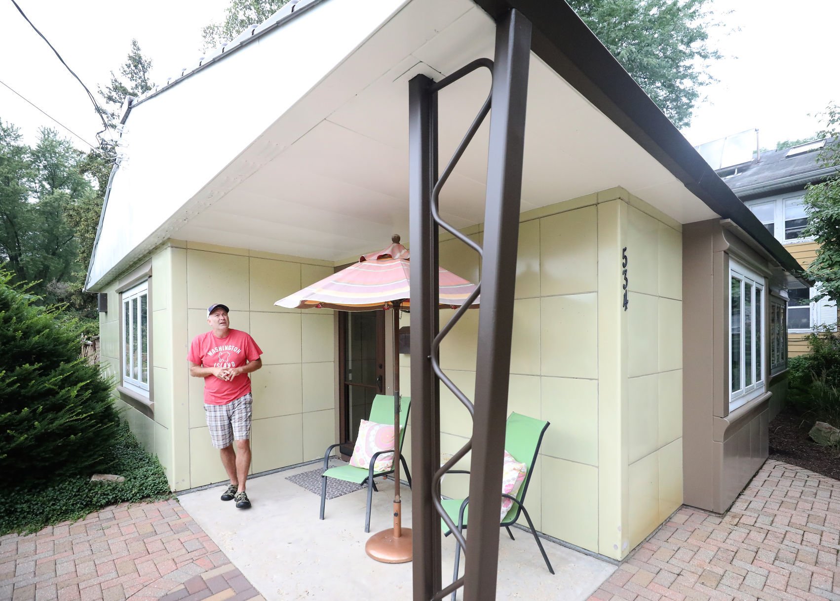 should i buy a lustron house