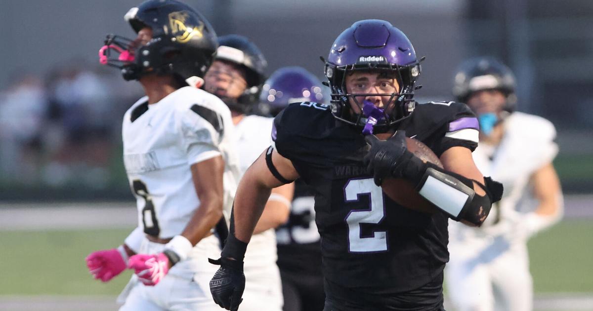 Photos: Waunakee football meets Franklin in battle between Division 1 powerhouses