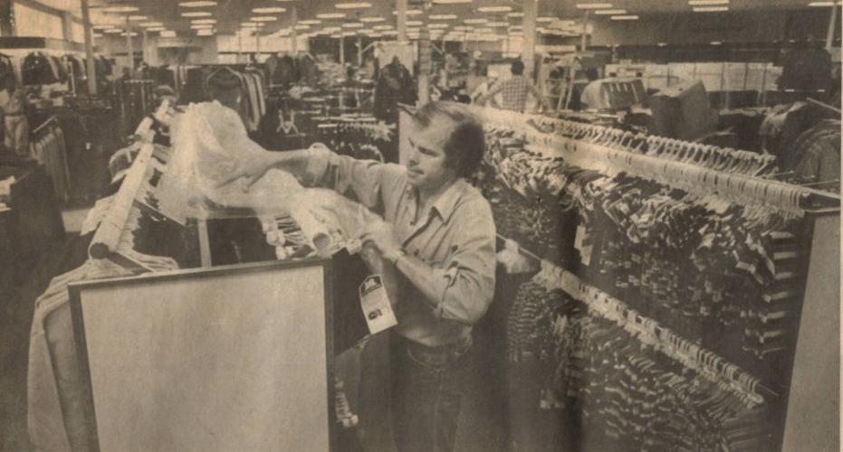Valley View Mall: Sears