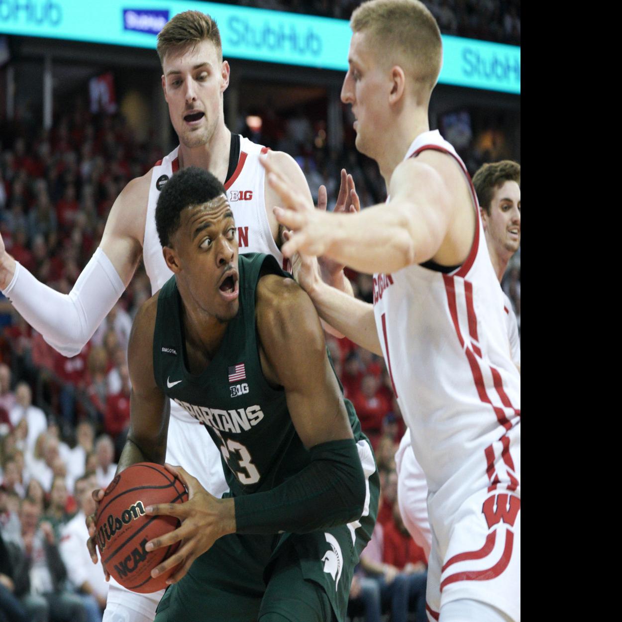 Tom Oates Badgers Turn In Vintage Performance Against Spartans To
