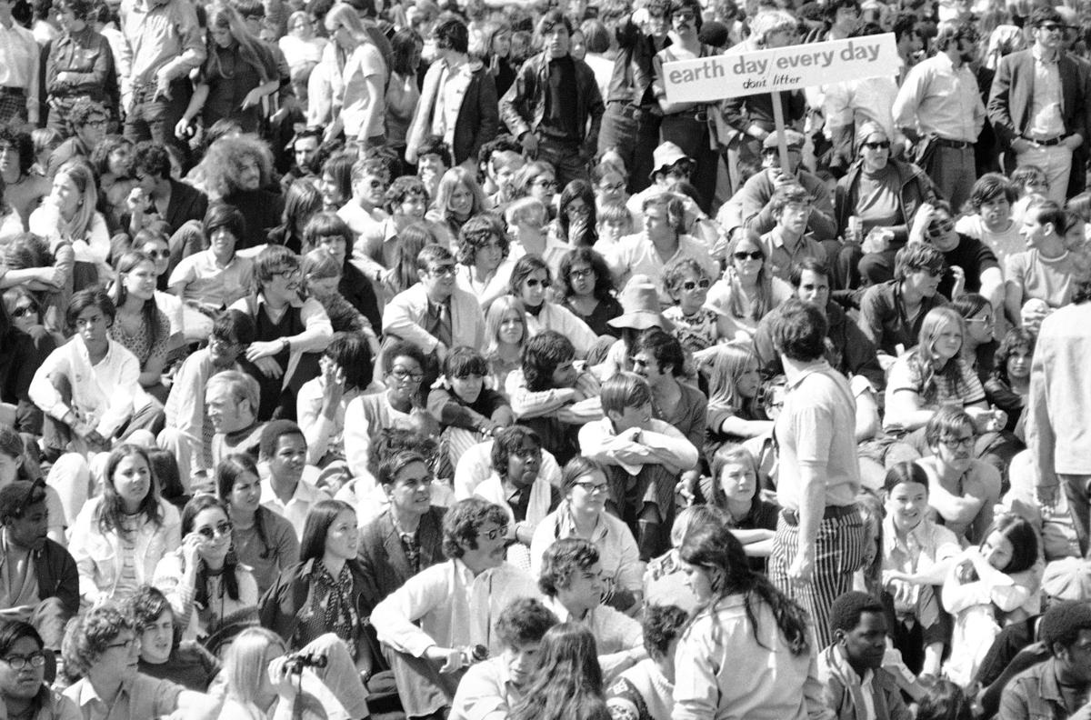 Photos Scenes From The First Earth Day 50 Years Ago Today National News Madison Com