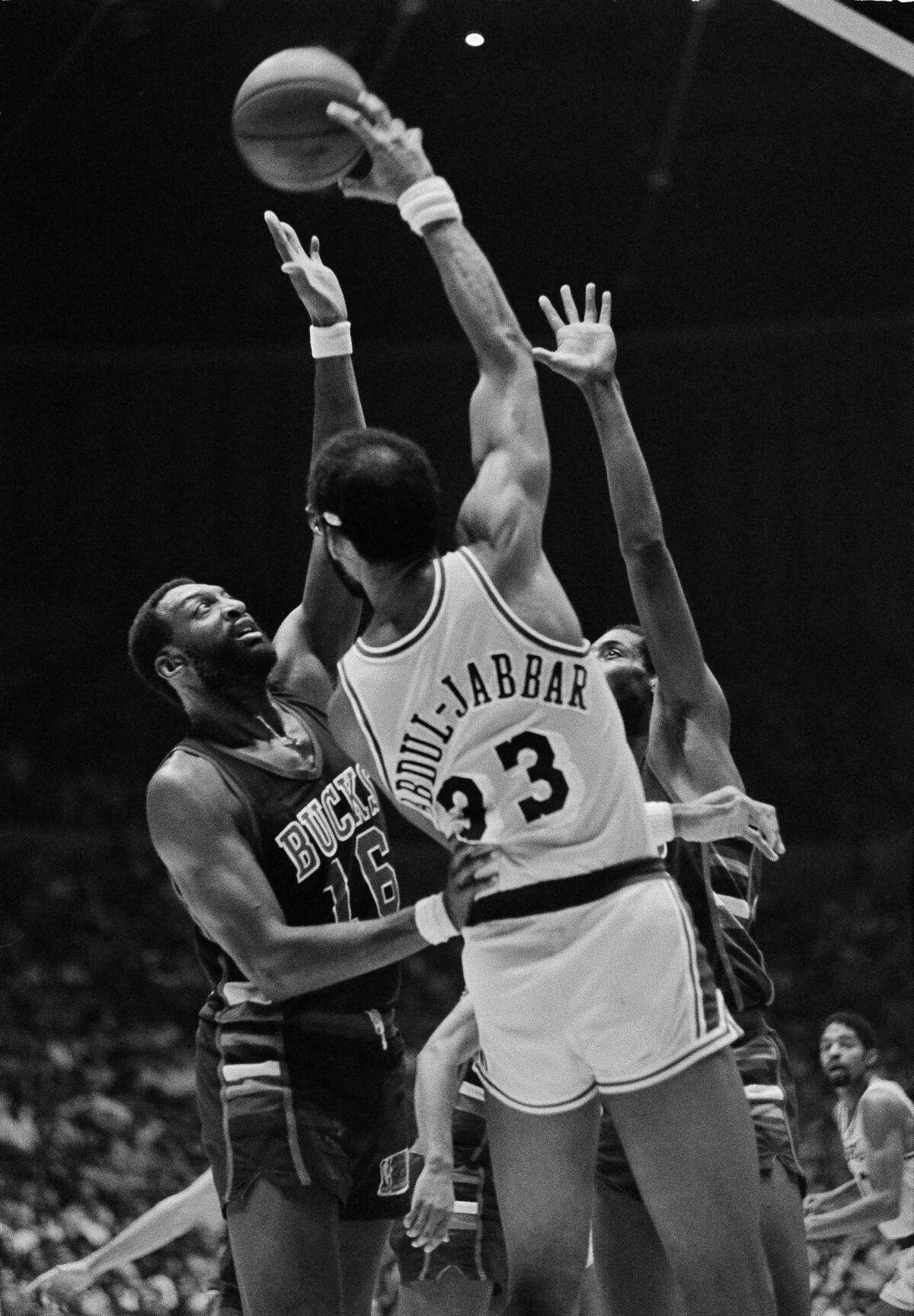 Bob Lanier's legacy goes beyond days with Pistons, Bucks