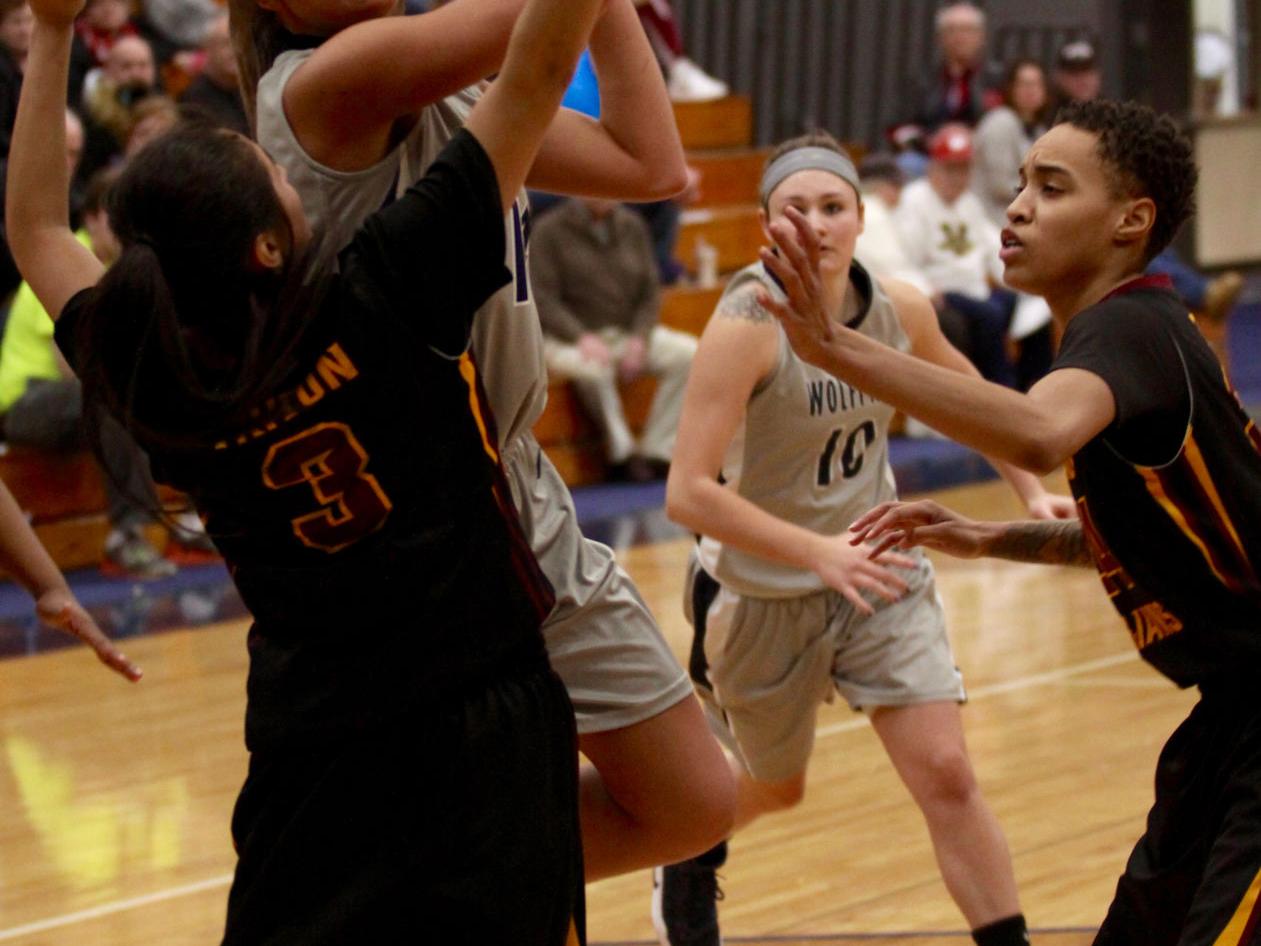 College Women S Basketball Barneveld S Rachel Slaney Set To