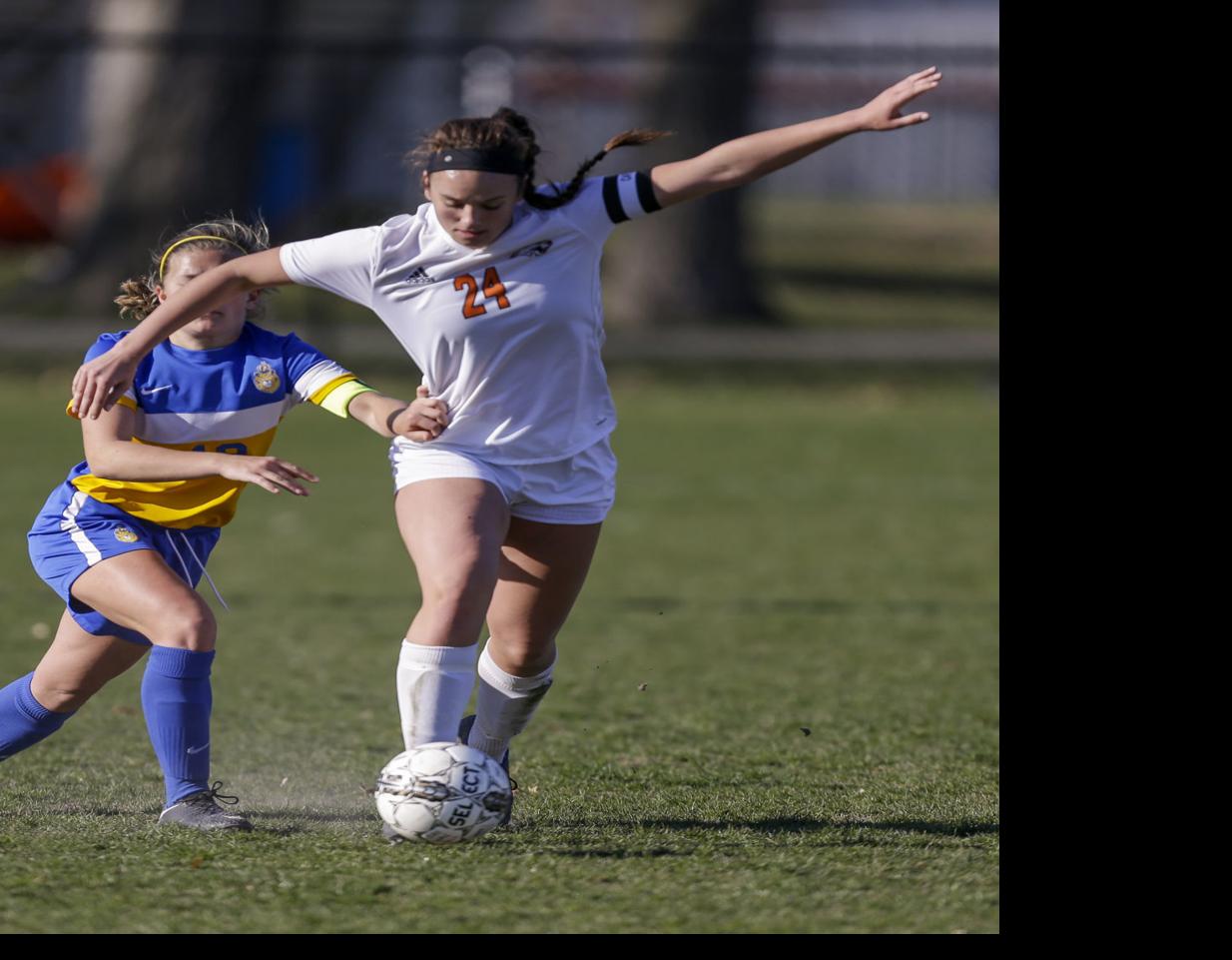 State Area Players Prepare For Coaches Boys Girls All Star Soccer Games High School Soccer Madison Com