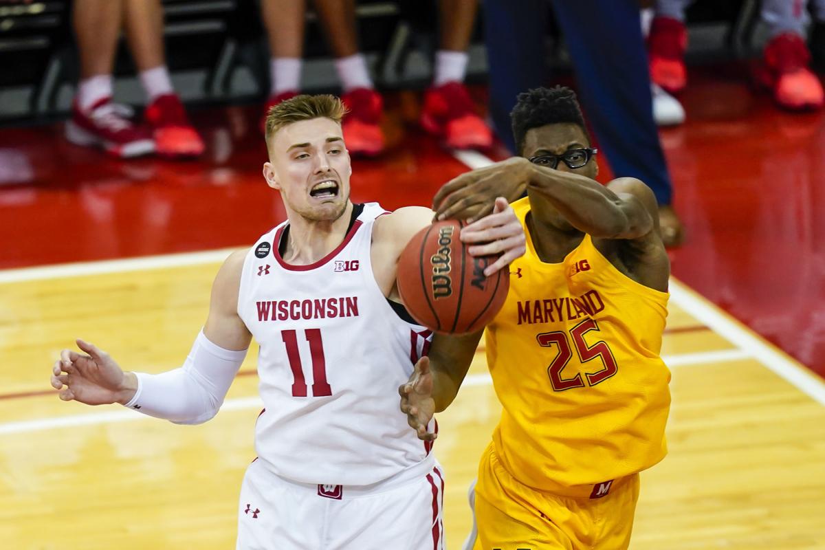 Micah Potter gives Badgers a boost at both ends of court