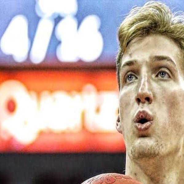 Badgers Basketball Player Joe Hedstrom Receives Plenty Of Support