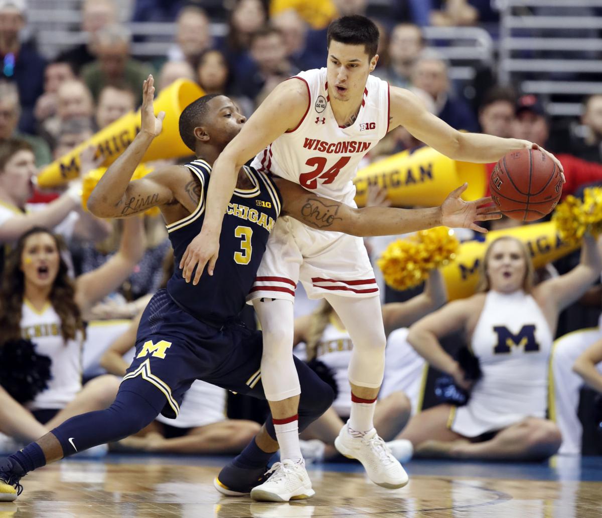 Badgers Men S Basketball No 24 Wisconsin Falls To Michigan 71 56