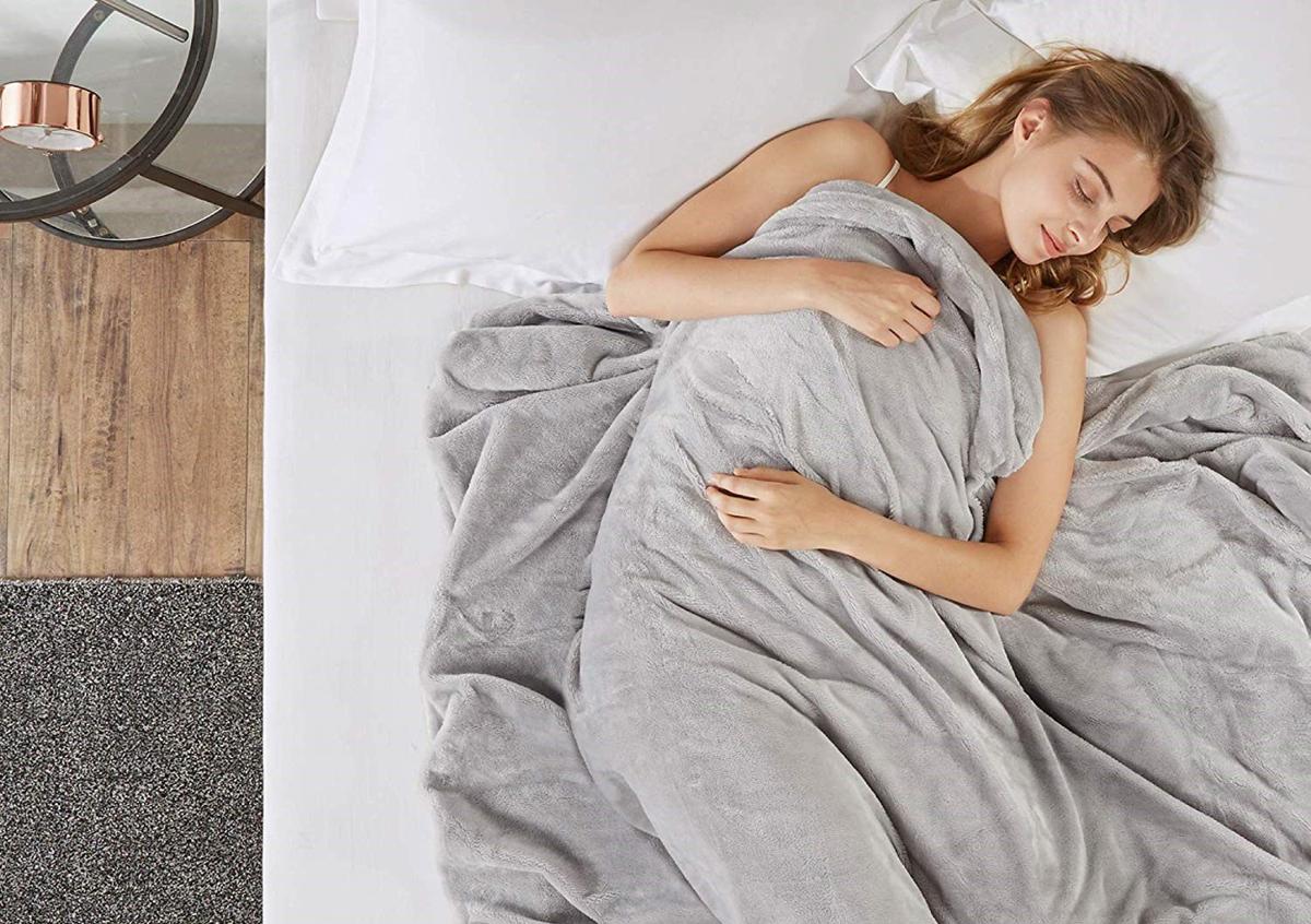 There is now a weighted blanket for hot sleepers | Home & Garden