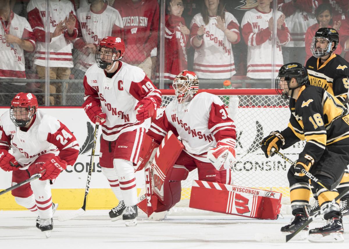 UW hockey photo